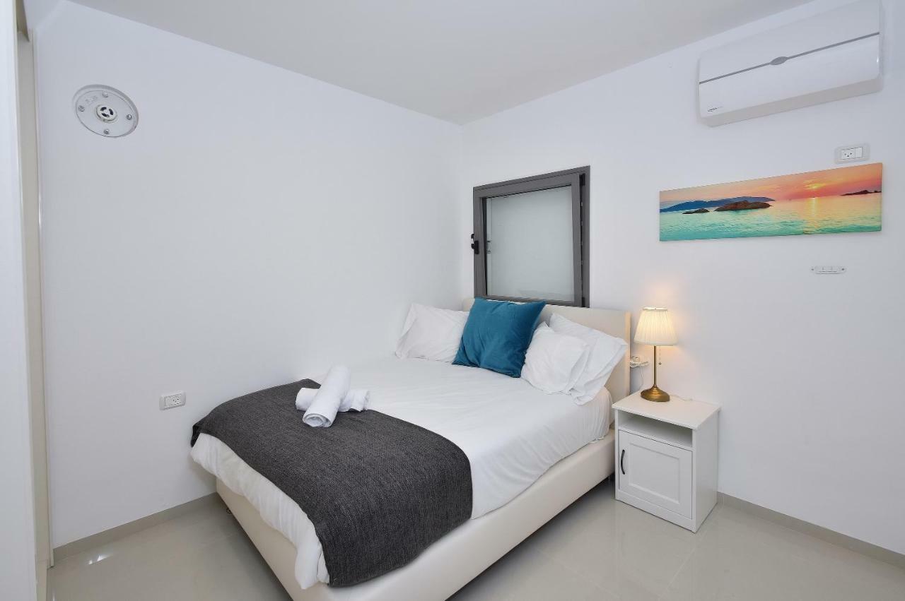 Ariston Luxury Garden Apartment With A Pool Тиберия Екстериор снимка
